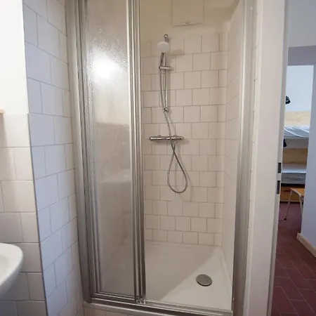 Stadthotel - Alte Gefaengnis * 因河畔布劳瑙