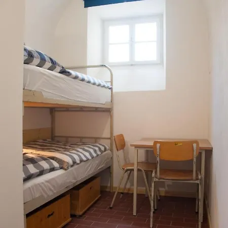 Stadthotel - Alte Gefaengnis 民宿 因河畔布劳瑙